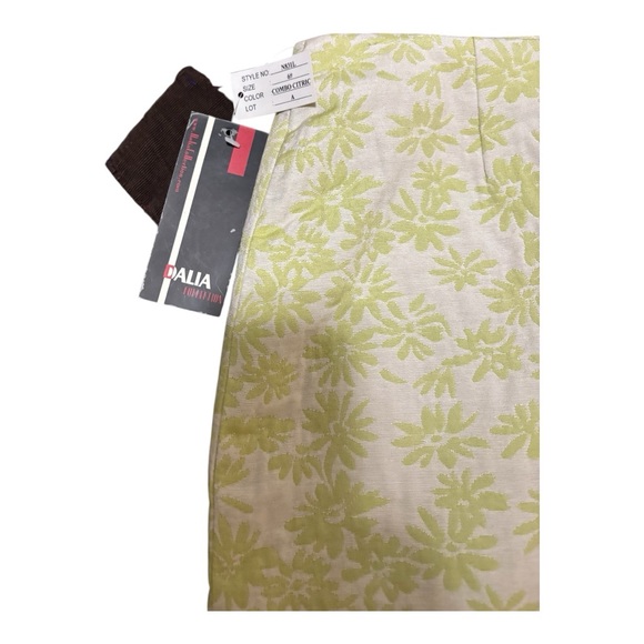 Dalia Women's Size 6 Pastel Green Floral Mini Skirt - Picture 3 of 12